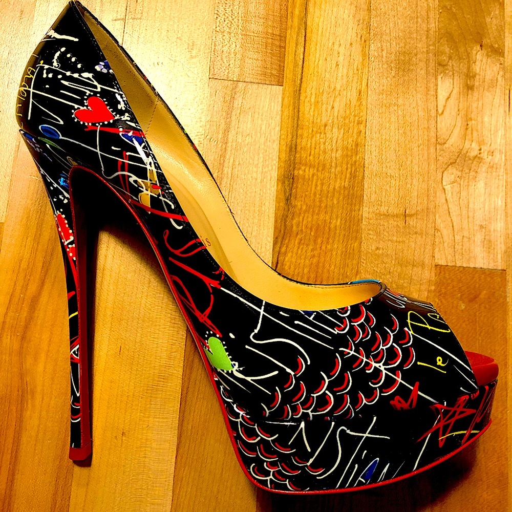 Gorgeous Barely Worn Louboutin 40 Heels 🔥🔥🔥